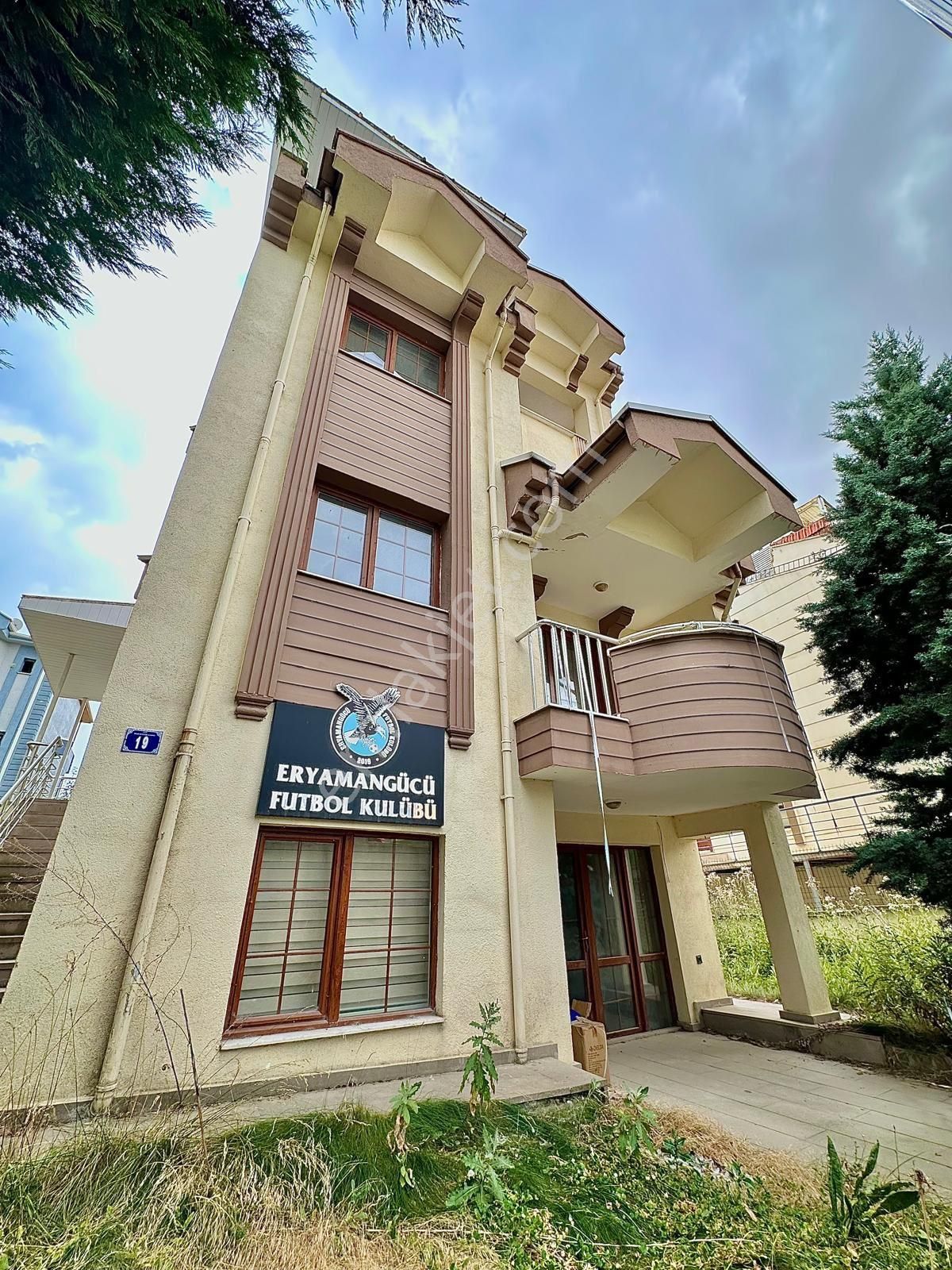 Yenimahalle Ata Satılık Villa REDSTONE CASTLE Yenimahalle Eryaman Full Yapılı Satılık 5+1 Villa