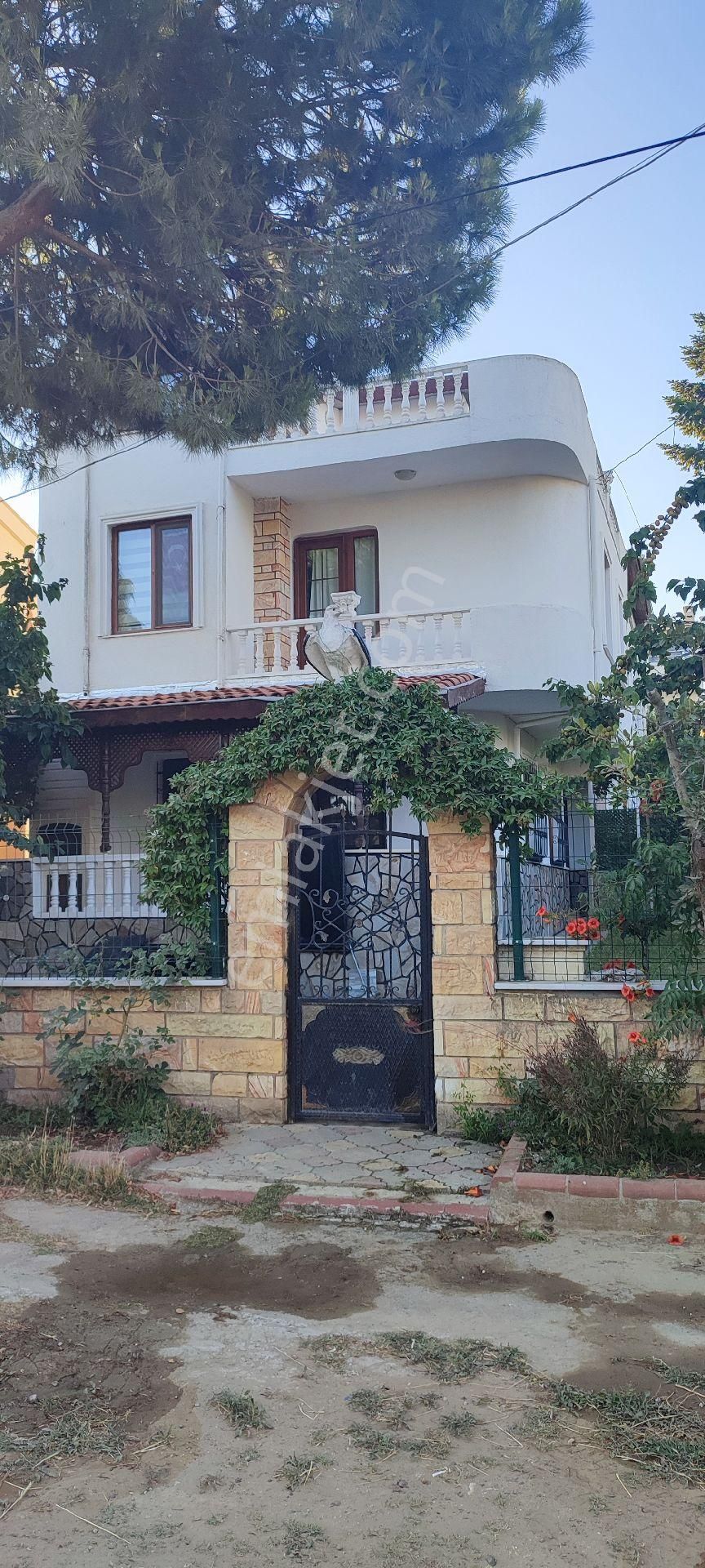 Marmaraereğlisi Dereağzı Satılık Villa İSKANLI KÖŞE ARSADA VİLLA