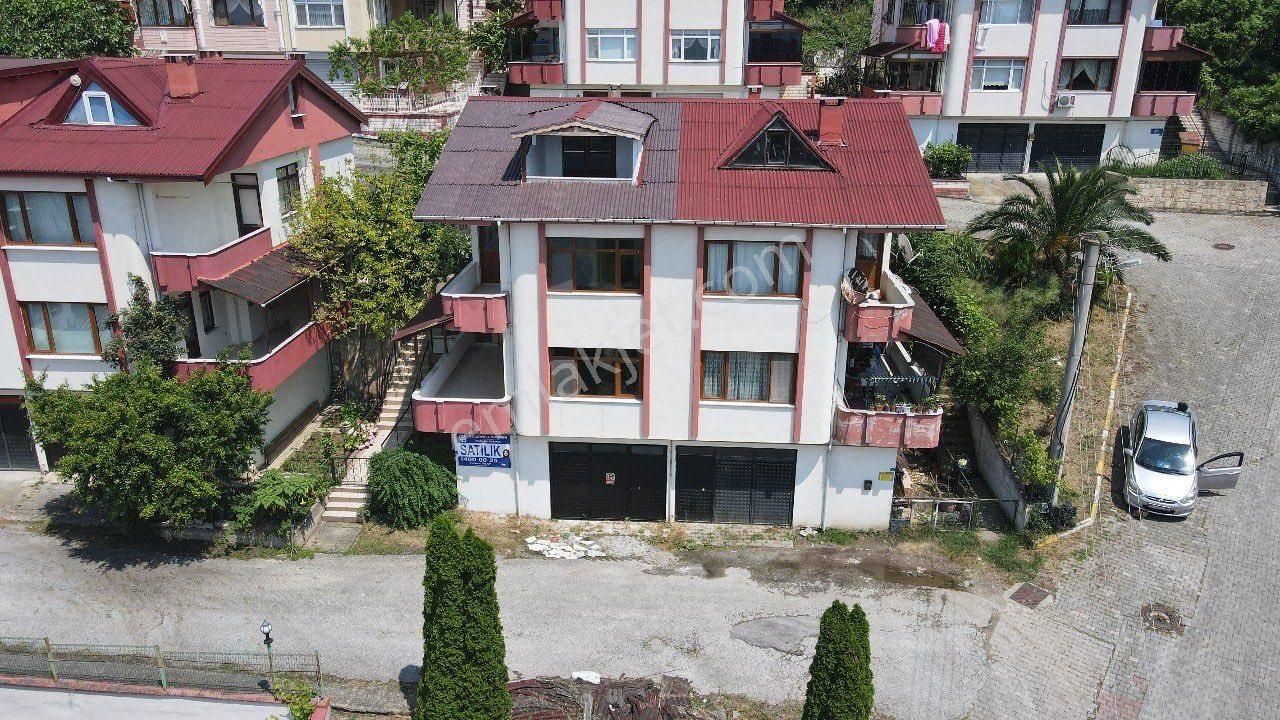 Gölcük Ulaşlı Yavuz Sultan Selim Satılık Villa Rw Novadan Ulaşlı’da Deniz Manzaralı Bahçeli Villa