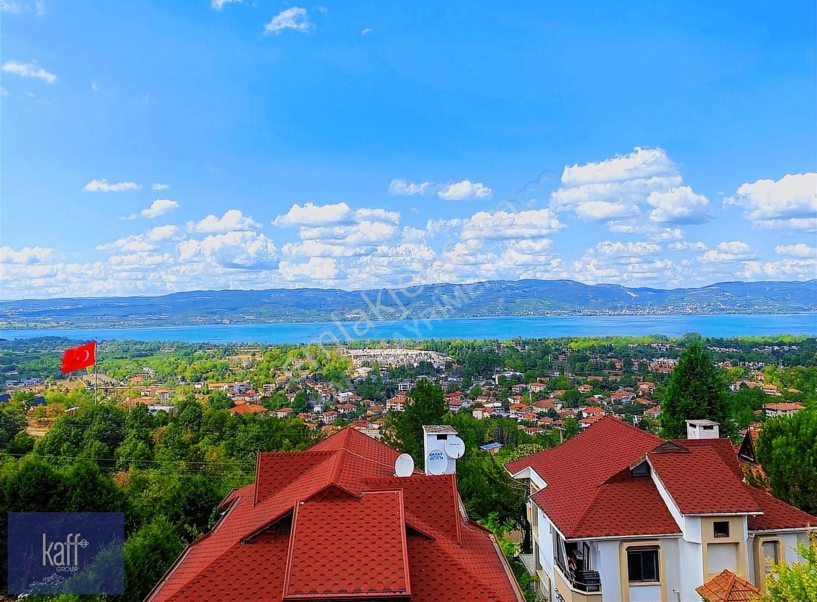 Sapanca Kurtköy Fatih Satılık Villa MUHTEŞEM GÖL MANZARASI VE EŞSİZ DOĞASI İLE