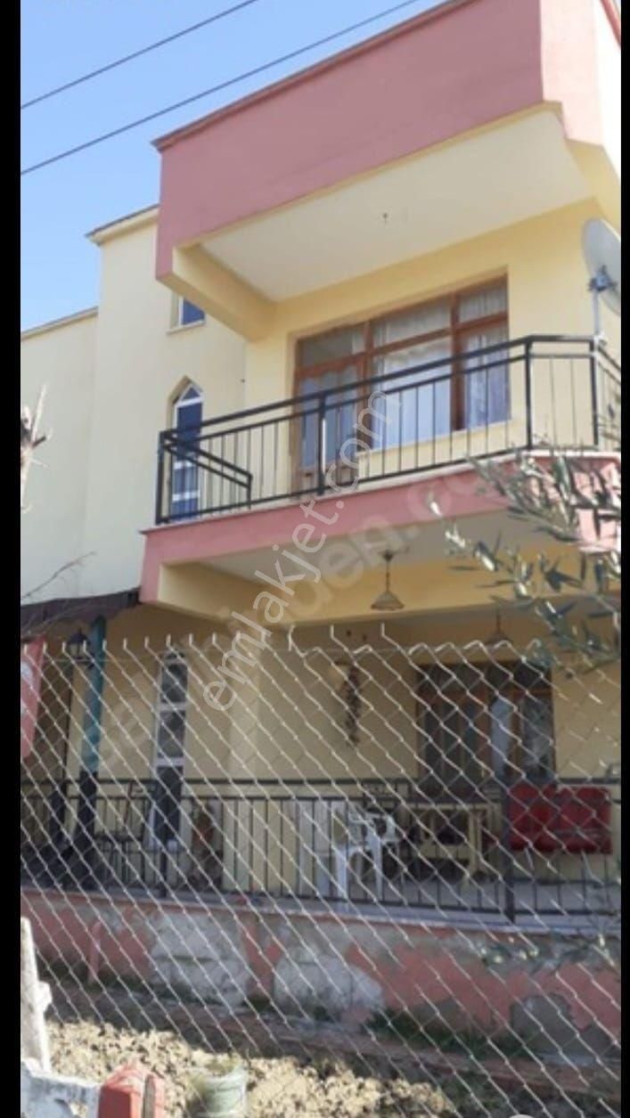 Salihli Adala Satılık Villa  salihli adala mahallesinde satılık 4+1 dublex mustakil ev ve yazlık 