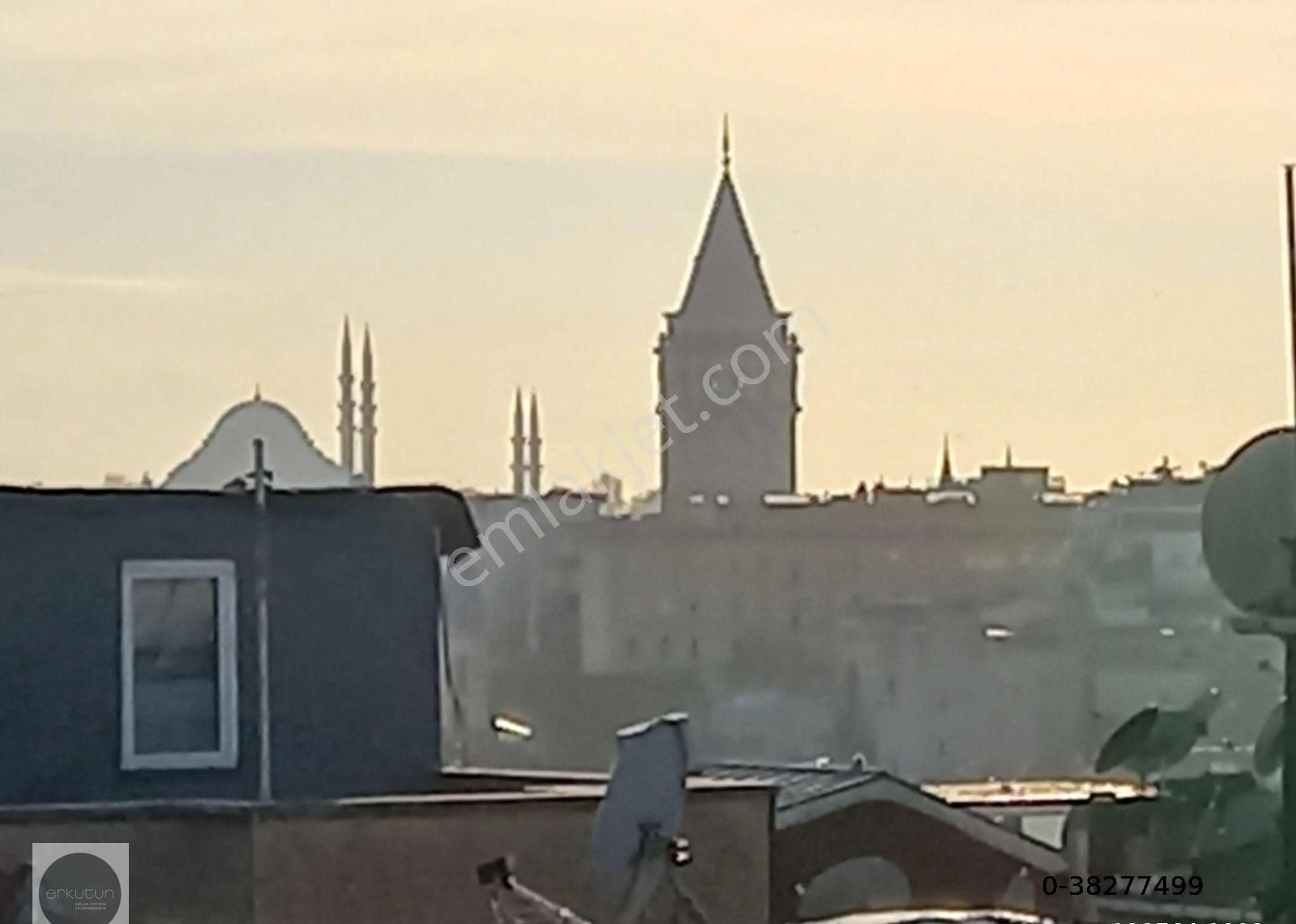 Beyoğlu Kuloğlu Satılık Daire Erkutun'dan, Cihangir Firuzağa Meydanı'nda Otantik Rum Evinde 2+1 Manzaralı Satılık Daire