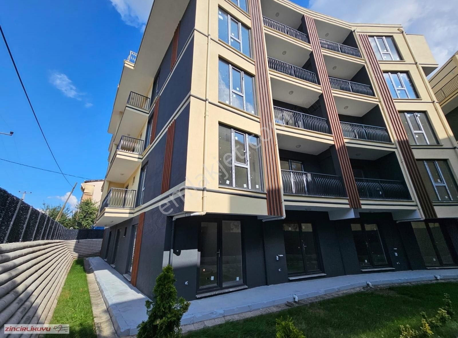 İzmit Yenişehir Satılık Daire Yenişehir Mh. Site İçerisinde 2+1 bahçe dubleks Daire