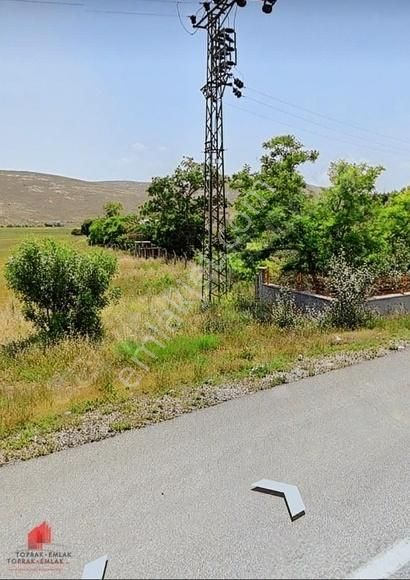 İstanbul Yolu Bayır Petrol Karşısı 14800m2 Satılık Tarla