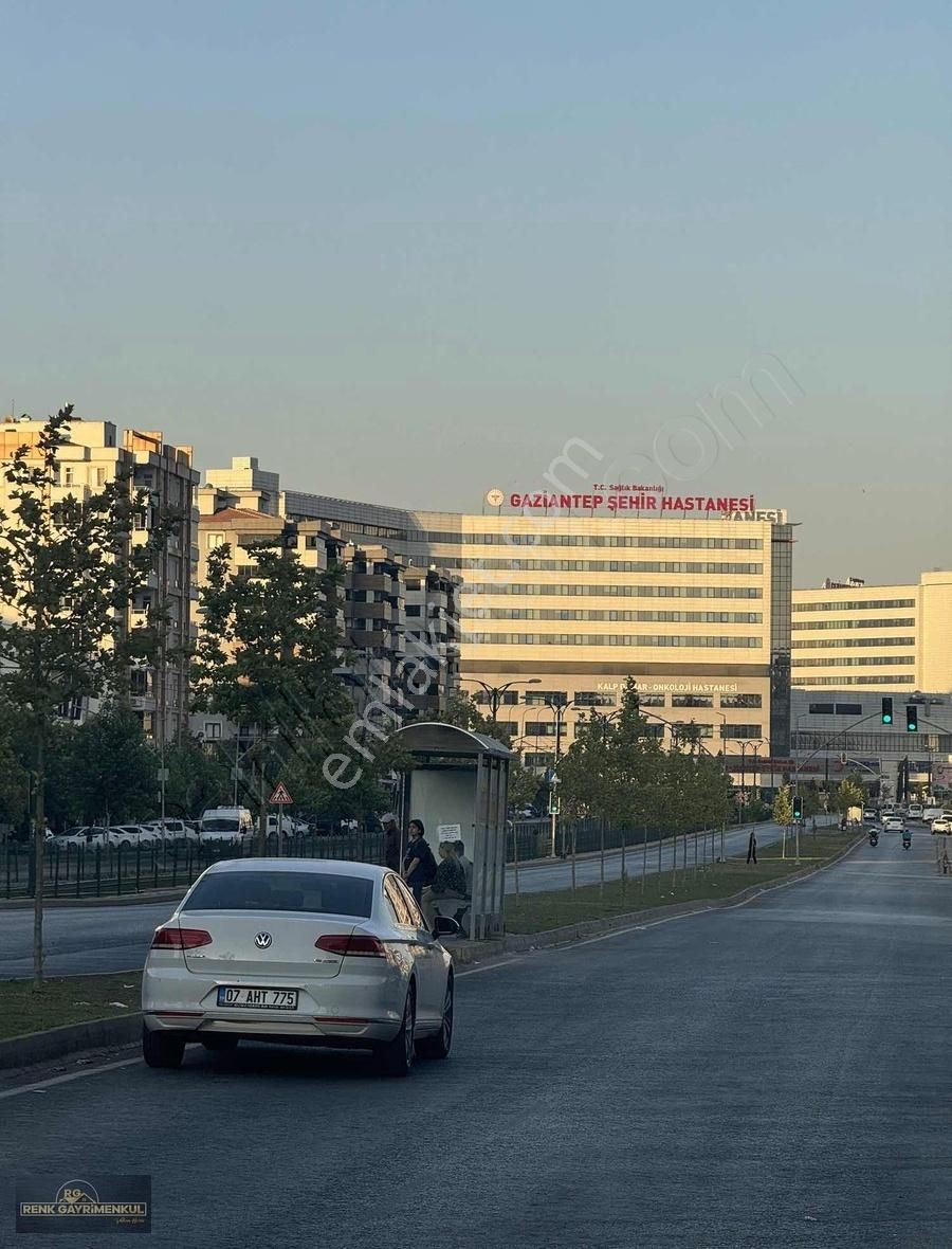 Şahinbey İbn-İ Sina Satılık Dükkan & Mağaza R E N K ten İBNİ SİNA da TRAMVAY ÜZERİ HASTANE YOLUNDA İŞ YERİ