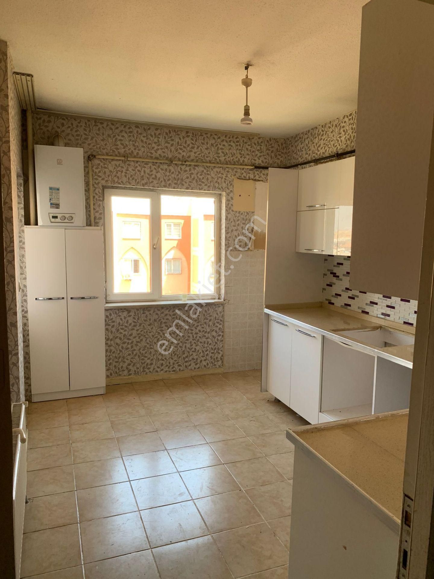 Eyyübiye Batıkent Kiralık Daire  GÜÇ EMLAKTAN TOKİ AKABEDE KİRALIK 3+1 DAİRE