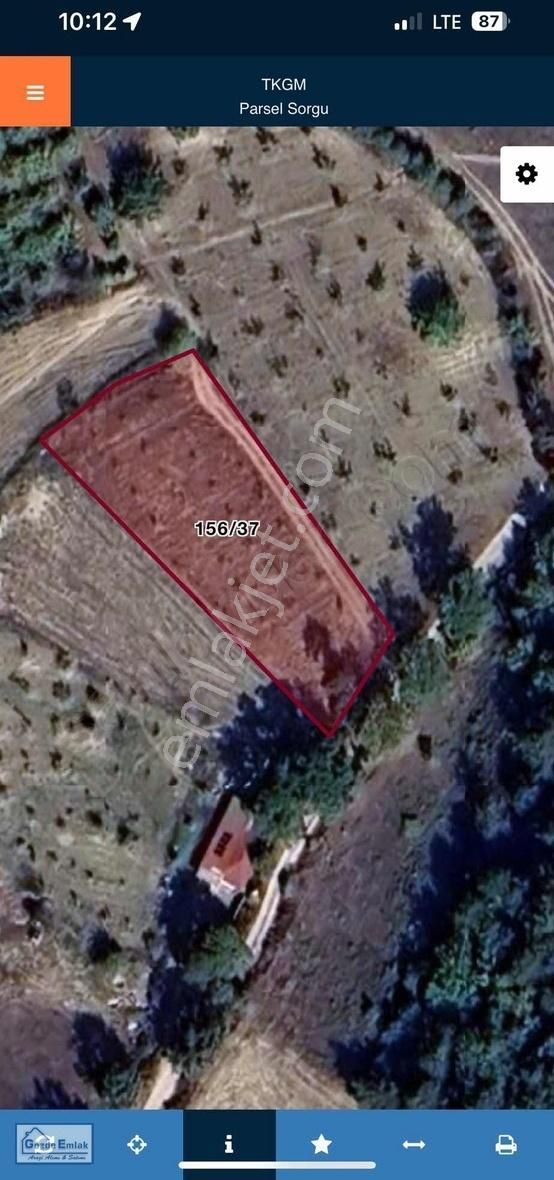 Geyve Hacılar Satılık Tarla GEYVE HACILAR MH. 1448m2 DÜMDÜZ RESMÎ YOLA CEPHE