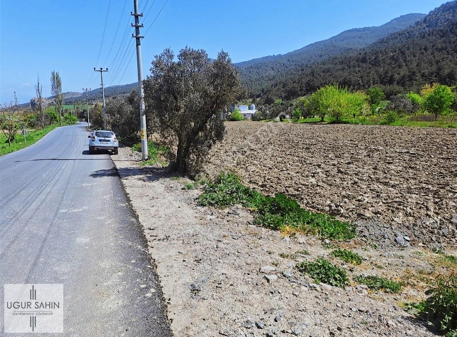 Geyve Kozan Satılık Tarla Uğur Şahin'den Köy Dibi Anayola 1 Parsel Satılık 1.066m² Tarla