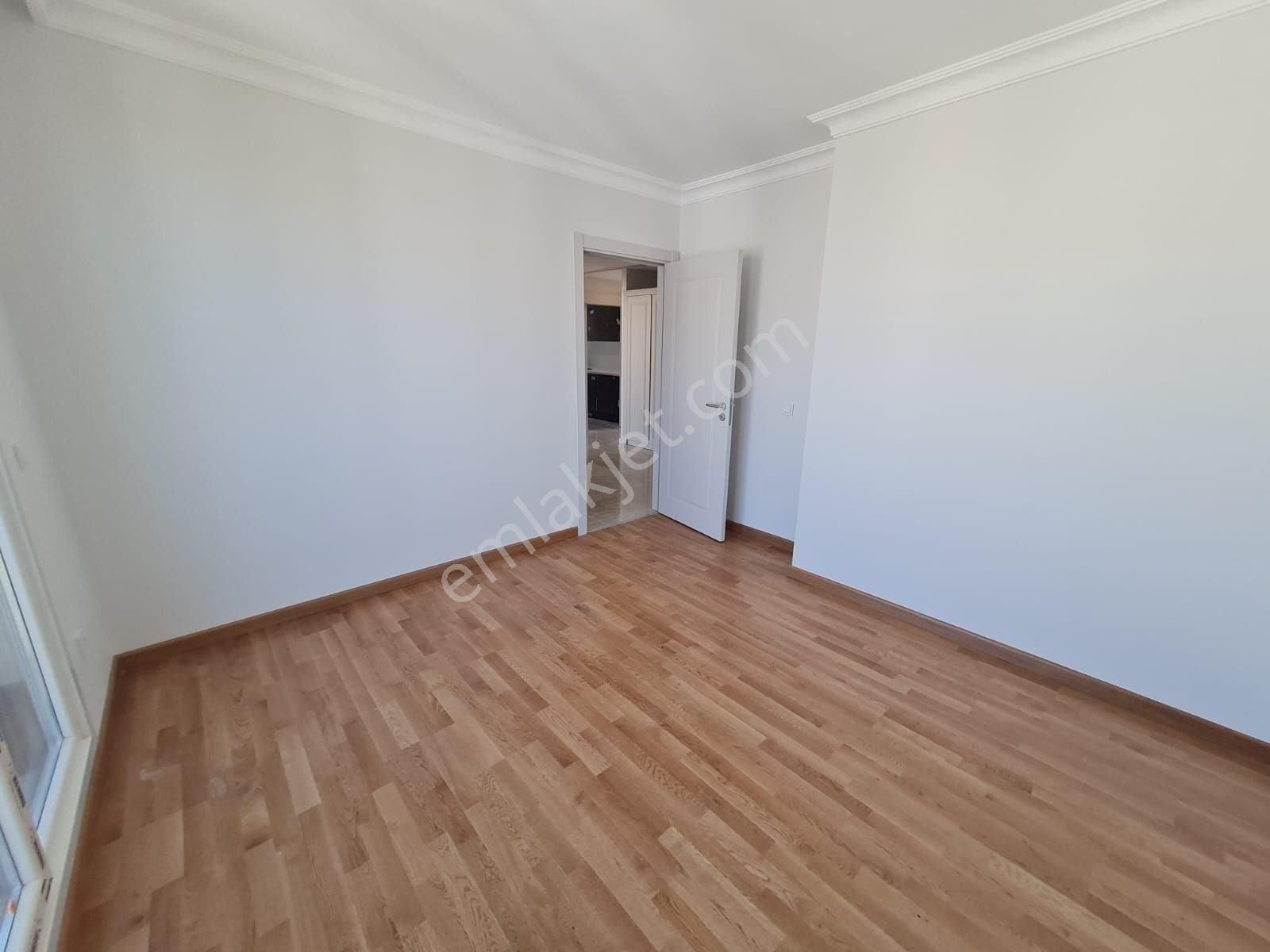 Feneryolu Bağdat Caddesi Yakın Balkonlu Sıfır 3+1 Daire - Görsel 12