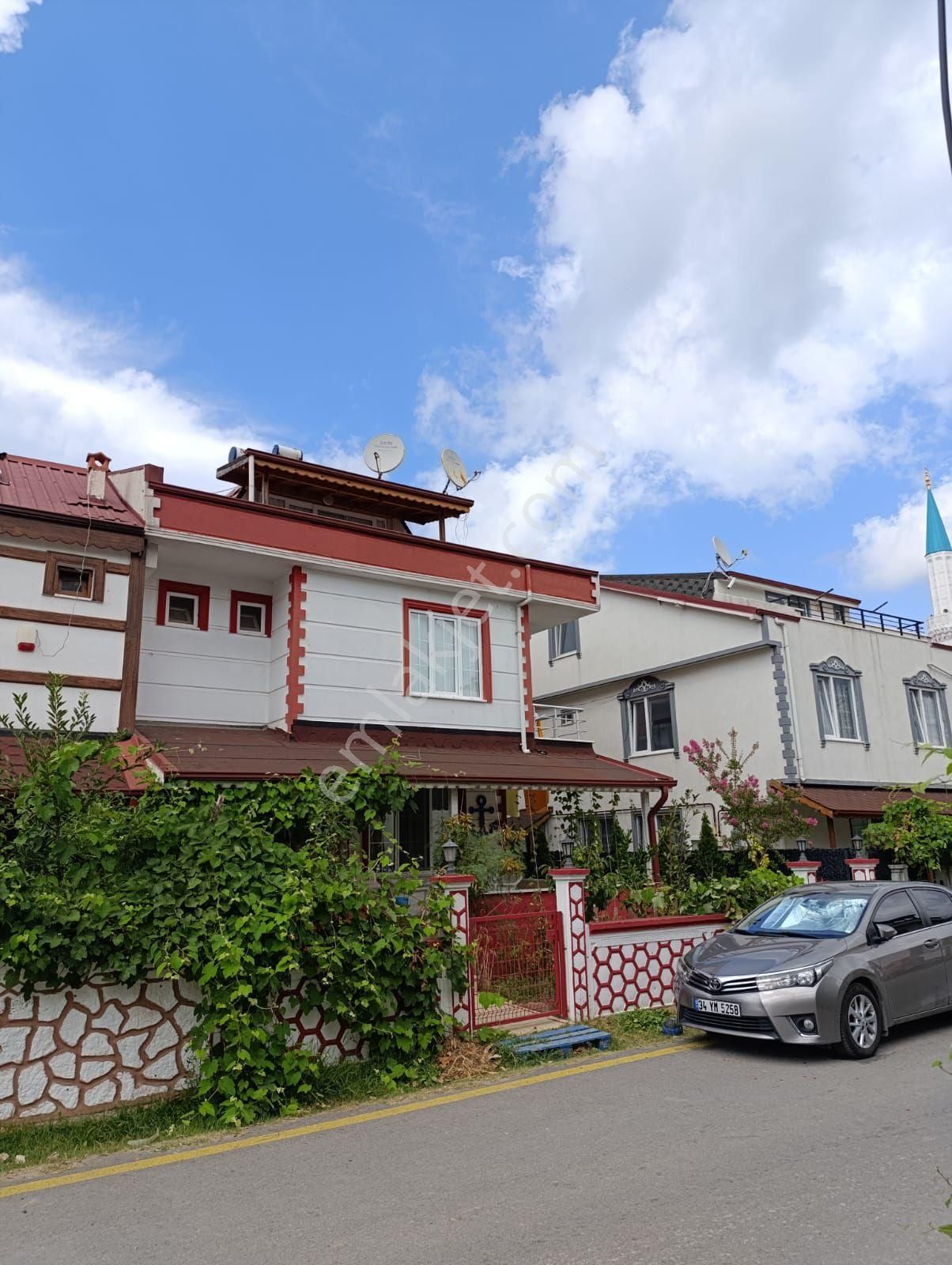 Kocaali Yalı Satılık Villa  KOCAELİ MERKEZ SAHİL CAMİİ YANI SAHİBİNDEN SATLİK TRİPLEKS