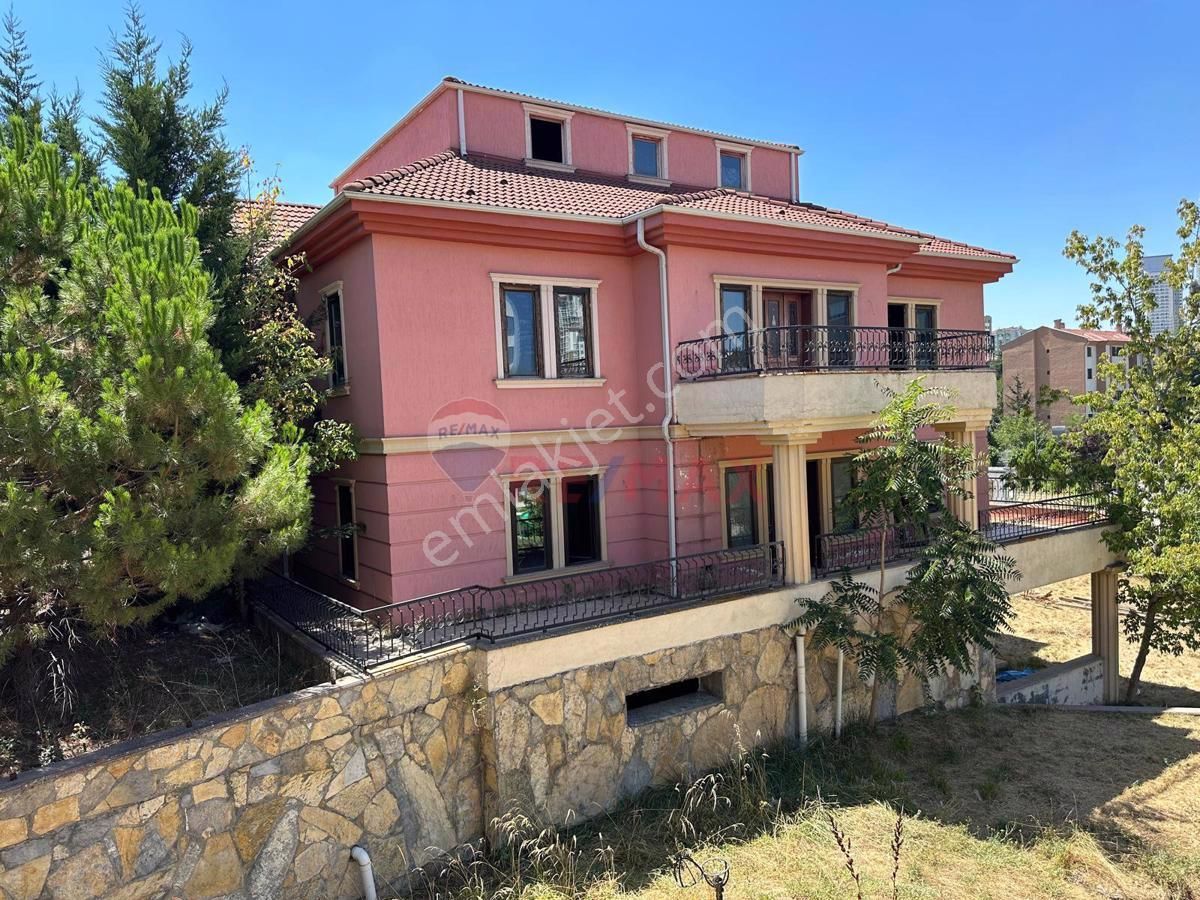 Çankaya Konutkent Satılık Villa Remax Vogue'den Ayma Konutlarında 3 Adet Tam Bağımsız Villa