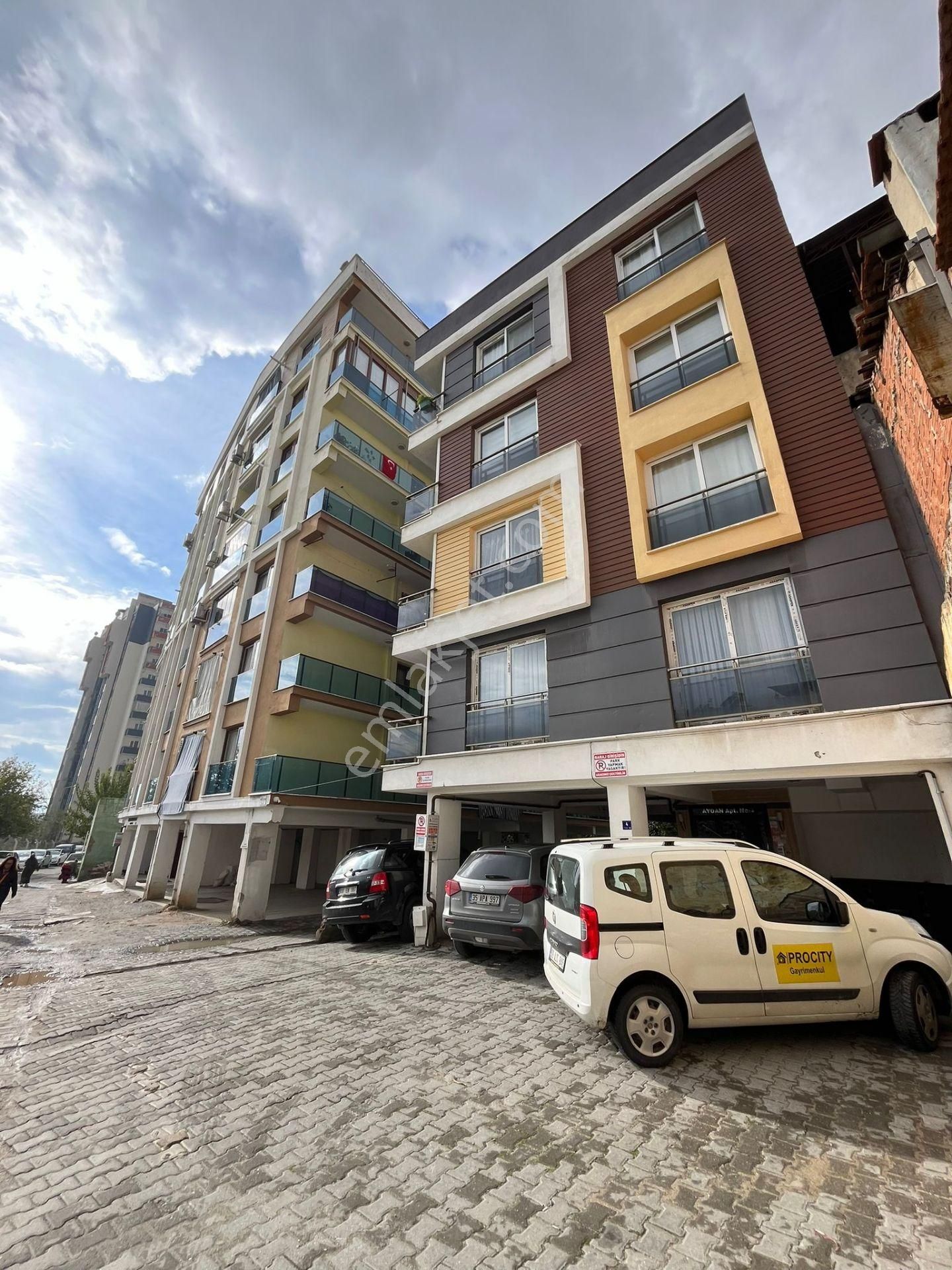 Efeler Güzelhisar Satılık Daire  PROCİTY'DEN GÜZELHİSAR MAH. DE 100 m2 2+1 MÜKEMMEL BİR DAİRE