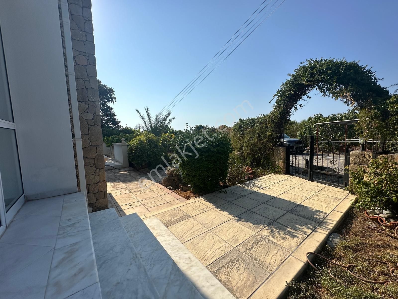 Girne Karaoğlanoğlu'nda denize Sıfır 3+1 Satılık Villa !! - Görsel 5