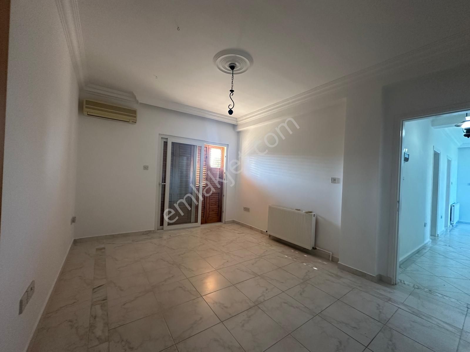 Girne Karaoğlanoğlu'nda denize Sıfır 3+1 Satılık Villa !! - Görsel 10