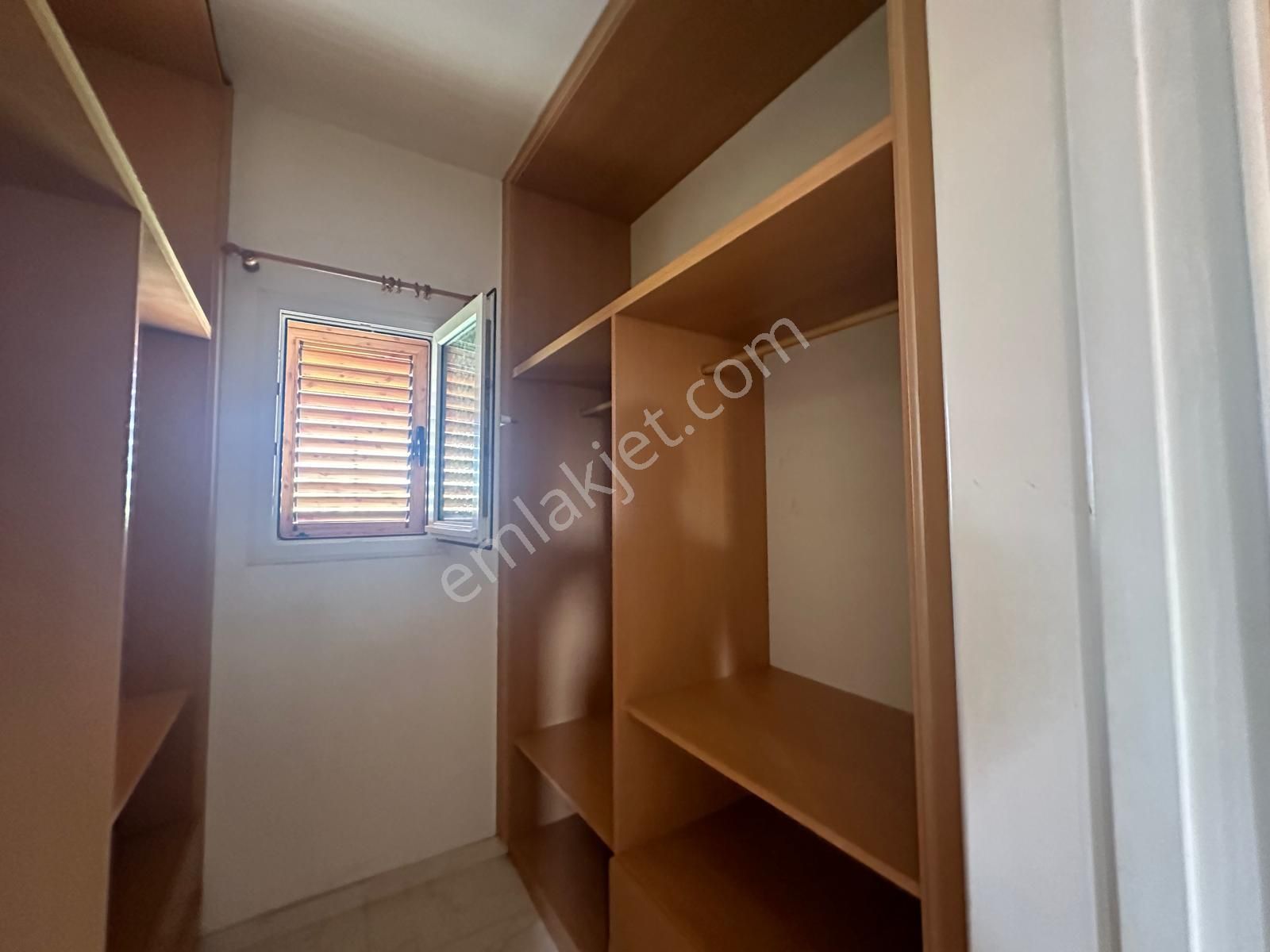 Girne Karaoğlanoğlu'nda denize Sıfır 3+1 Satılık Villa !! - Görsel 15