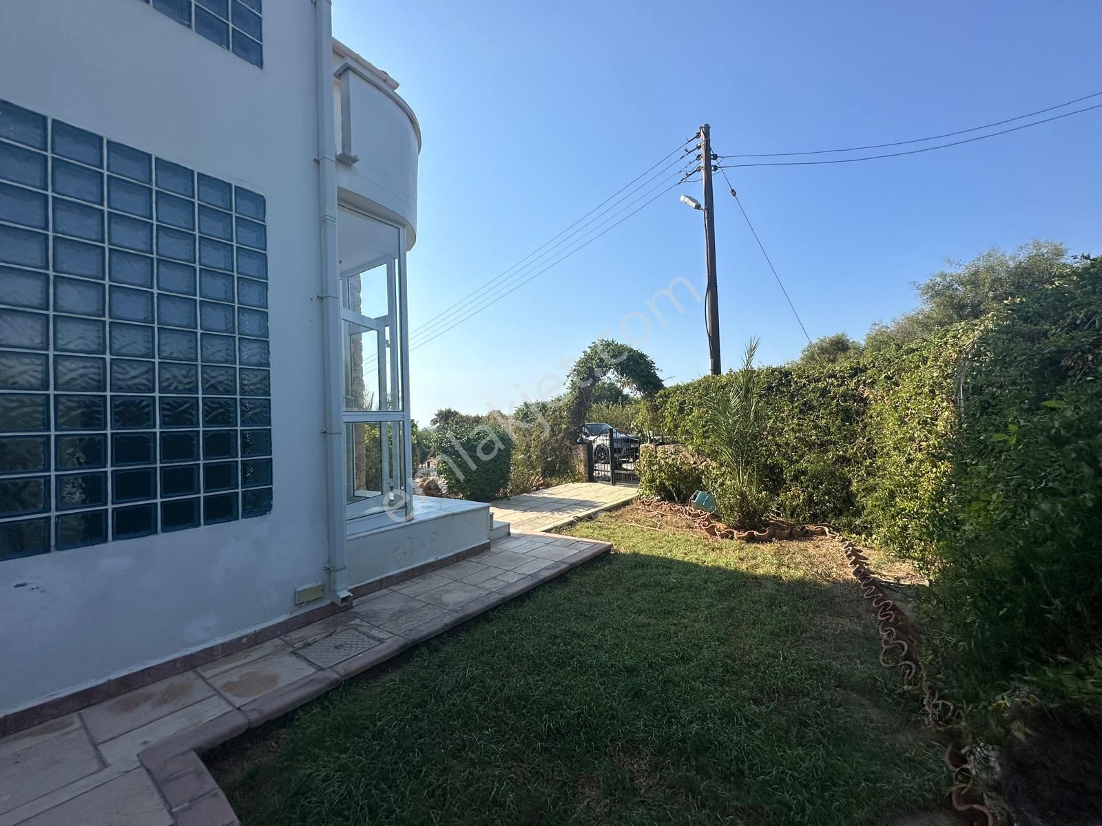 Girne Karaoğlanoğlu'nda denize Sıfır 3+1 Satılık Villa !! - Görsel 24