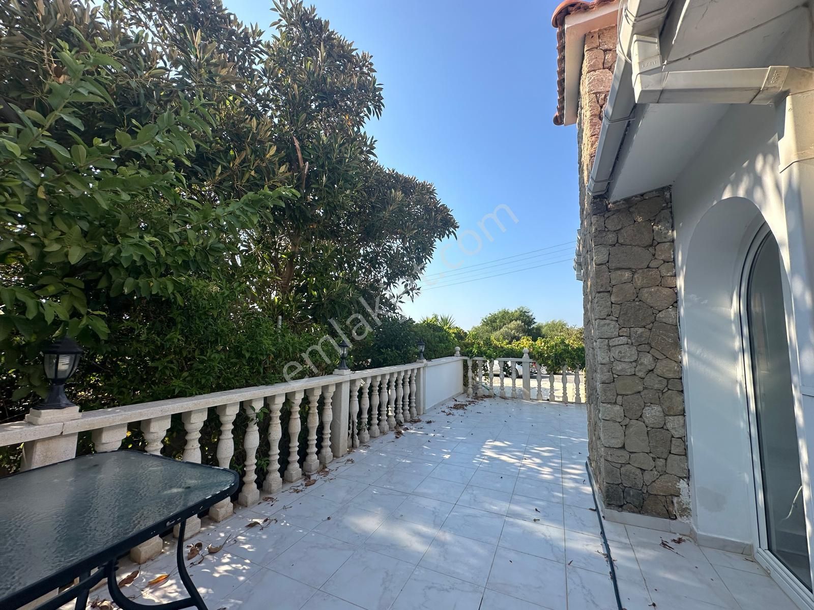 Girne Karaoğlanoğlu'nda denize Sıfır 3+1 Satılık Villa !! - Görsel 20