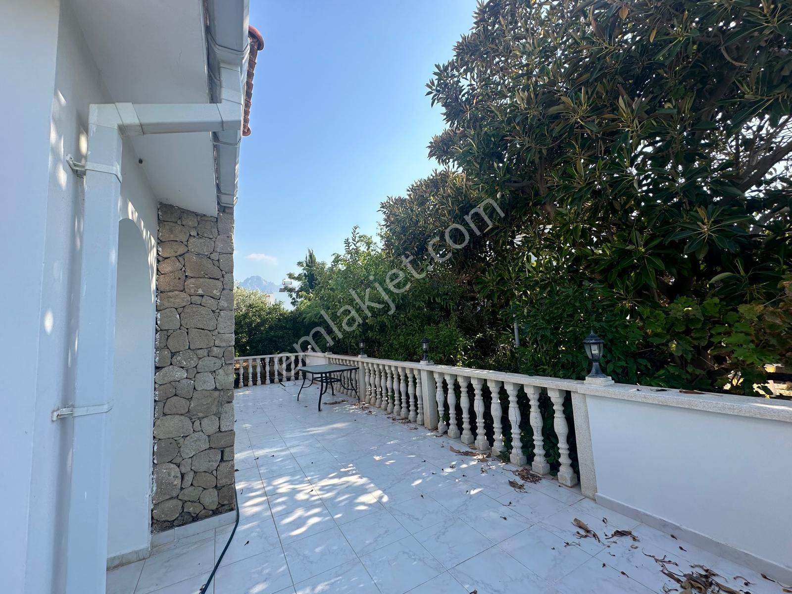 Girne Karaoğlanoğlu'nda denize Sıfır 3+1 Satılık Villa !! - Görsel 23