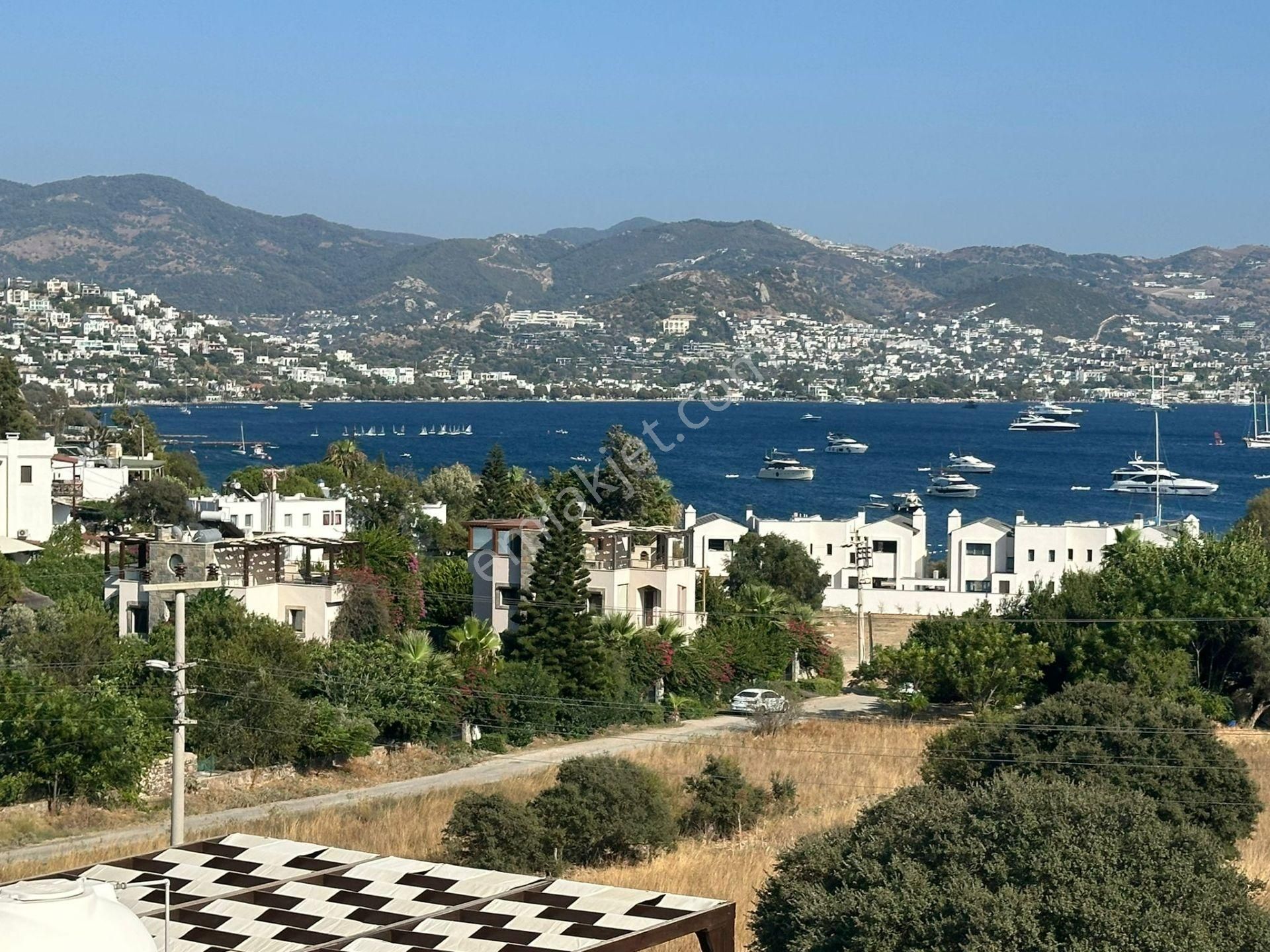 Bodrum Yalıkavak Satılık Villa  Bodrum Yalıkavak Küdür de Satılık Tripleks Villa