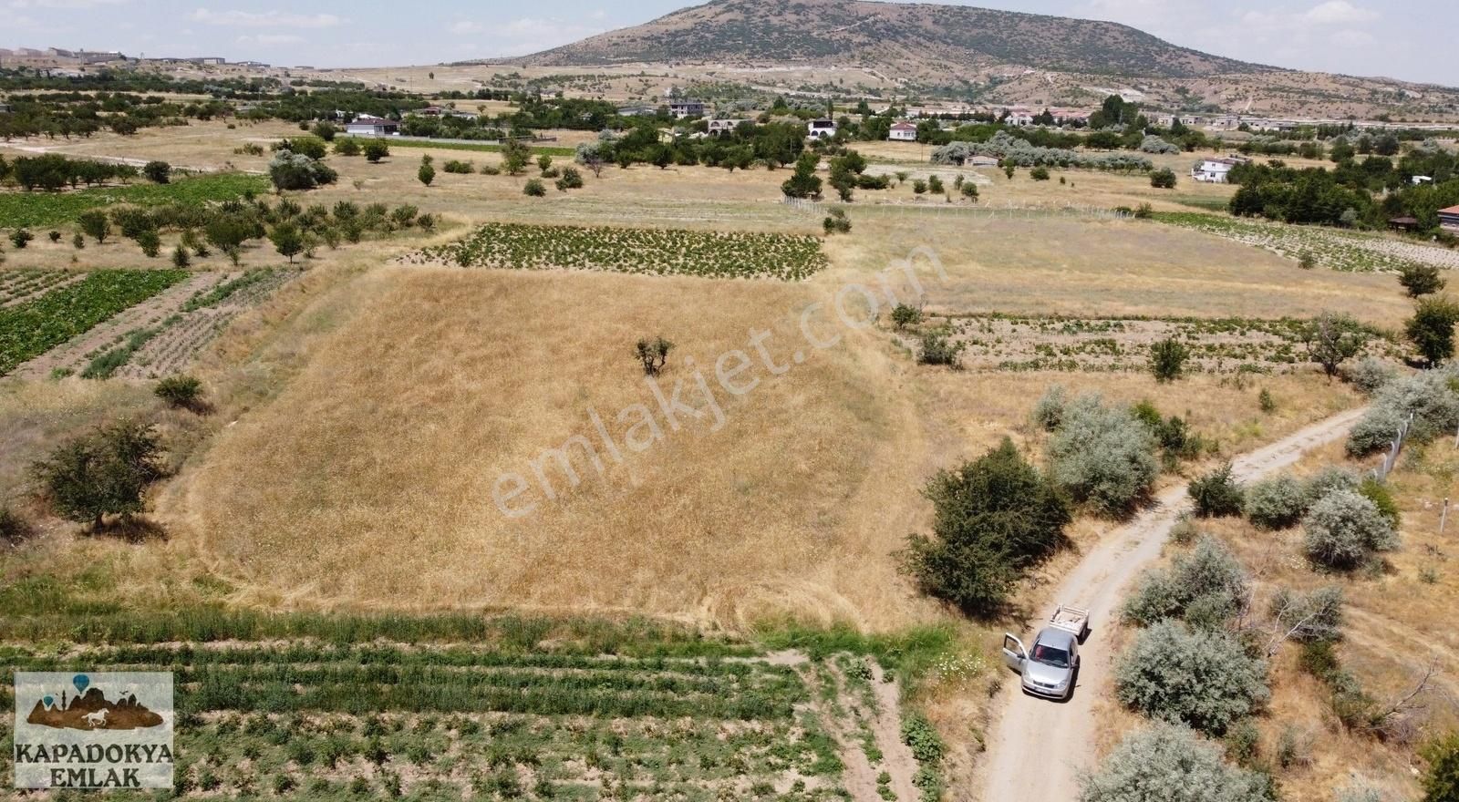 Nevşehir Merkez Uçhisar Bld. (Aşağı) Satılık Tarla KAPADOKYA EMLAK'DAN ÇAY KEPEZDE 3740 M2 BULUNMAZ PARSEL