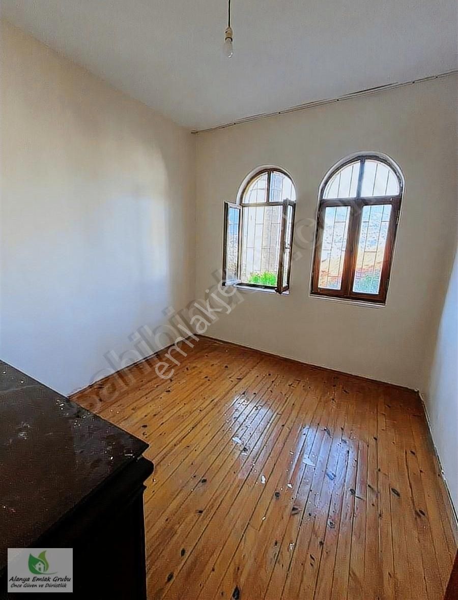 Alanya Çarşı Kiralık Daire Çarşı Mah.(kale) 2+1 Daire Esyasiz Kiralık