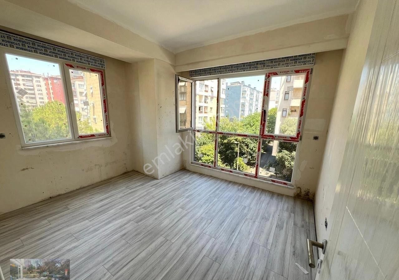 Kadıköy Kozyatağı Satılık Daire KOZYATAĞI ŞENESENEVLERDE METRO MİNİBÜS CAD ARASI 9. KATTA SATILIK 2+1 DAİRE