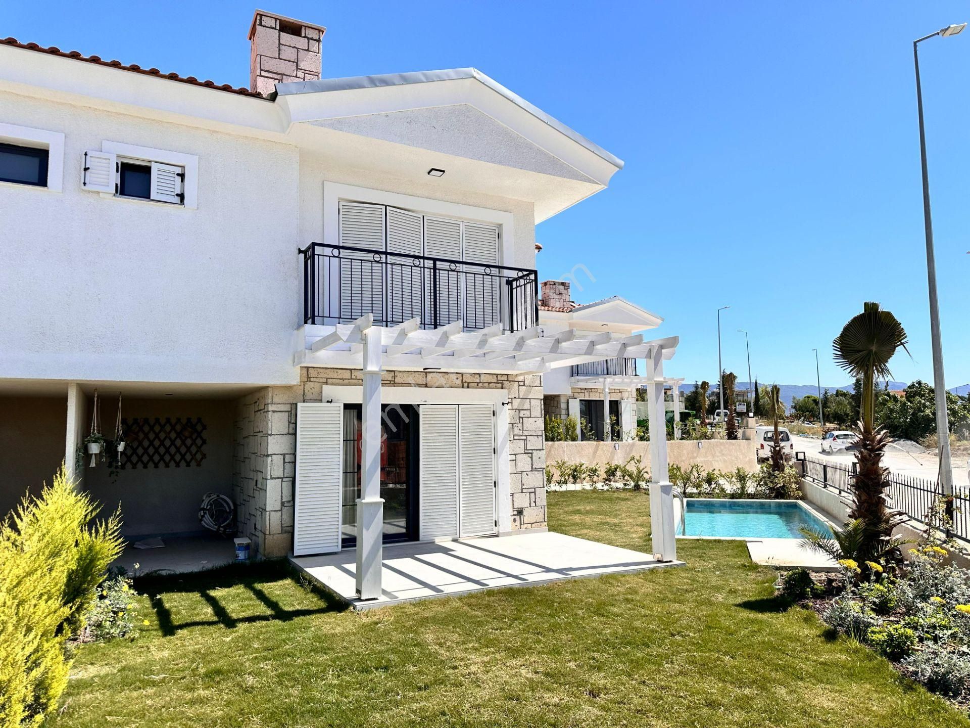 Kuşadası Karaova Satılık Villa Akdeniz Mimarili, Özel Havuzlu, Hamam Ve Saunalı 4+1 Villalar