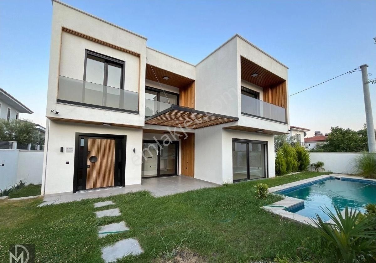 Edremit Güre Satılık Villa GÜREDE HAVUZLU SAUNALI 5+2 LÜX MÜSTAKİK VİLLA