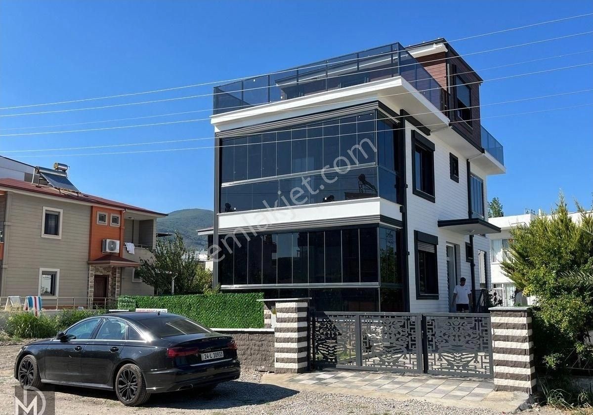 Edremit Güre Cumhuriyet Satılık Villa GÜREDE DENİZE 100 METRE MESAFEDE LÜX TRIPLEX VİLLA MERT DİNÇ GAYRİMEKUL