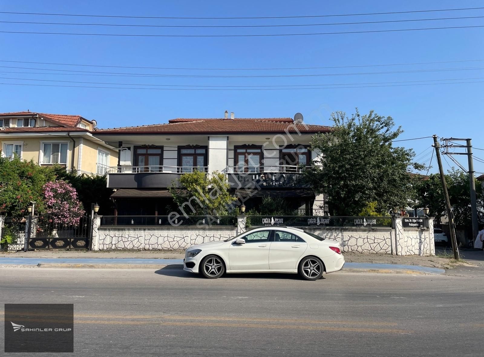 Serdivan Arabacıalanı Satılık Villa Müthiş Lokasyonda 3+1 Dublex Müstakil Bahçe Alanlı Villa