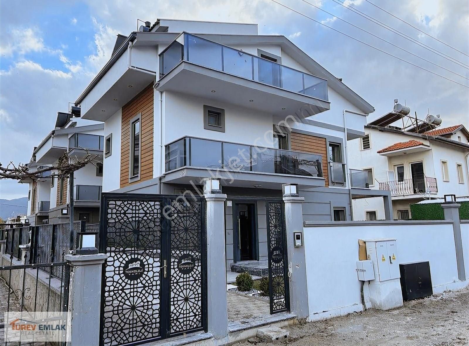 Fethiye Akarca Satılık Villa AKARCA'DA MÜKEMMEL LOKASYONDA SATILIK 4+1 HAVUZLU MÜSTAKİL VİLLA