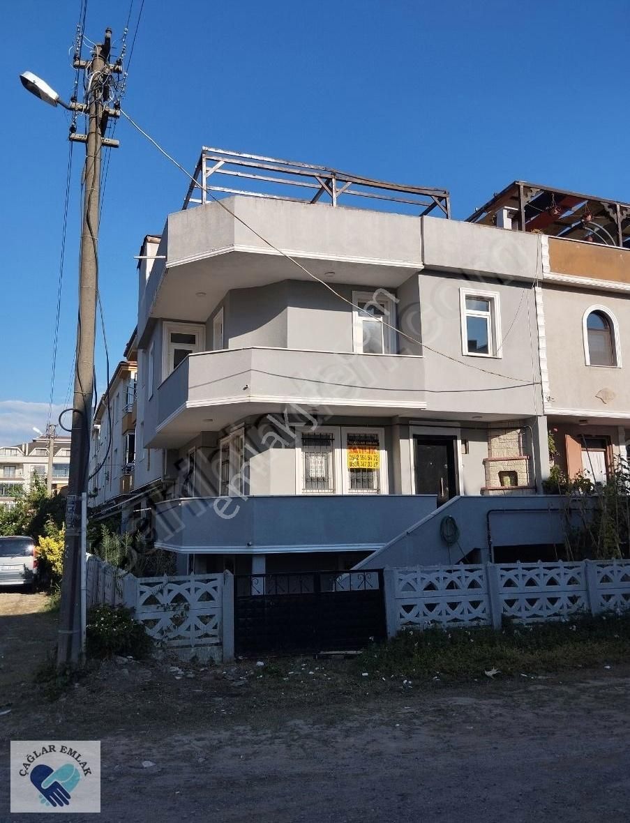 Karasu Yalı Satılık Villa Sahile 100m triblex deniz manzaralı,teraslı