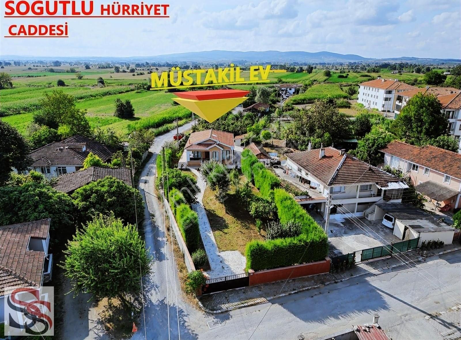 Söğütlü Cami Cedit Satılık Müstakil Ev SÖĞÜTLÜ MERKEZ'DE 1486M² ARSA İÇİ 160 M² 3+1 BAKIMLI MÜSTAKİL EV