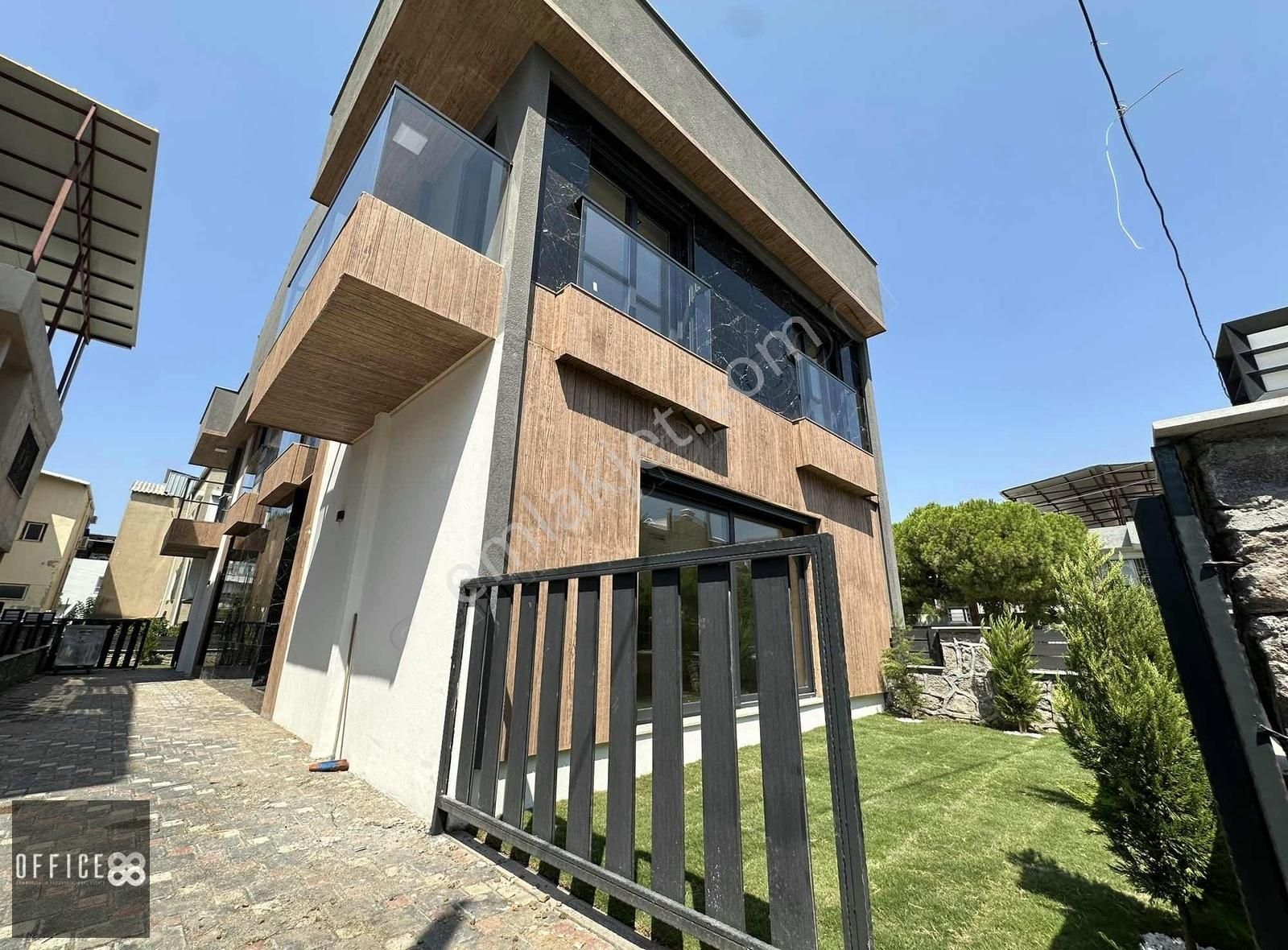 Bornova Atatürk Satılık Villa Bornova Atatürk Mh.Satılık 4+1 Dubleks Villa