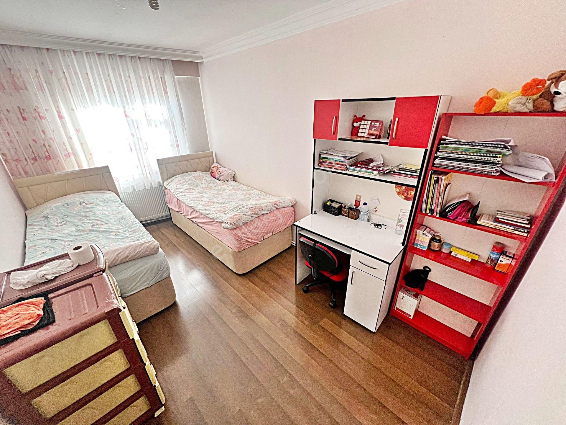 Yenimahalle Kaletepe Satılık Daire  CİHANDAN EROL KAYA CADDESİ ÜZERİ GÜNEY CEPHE 4+1 DUBLEKS