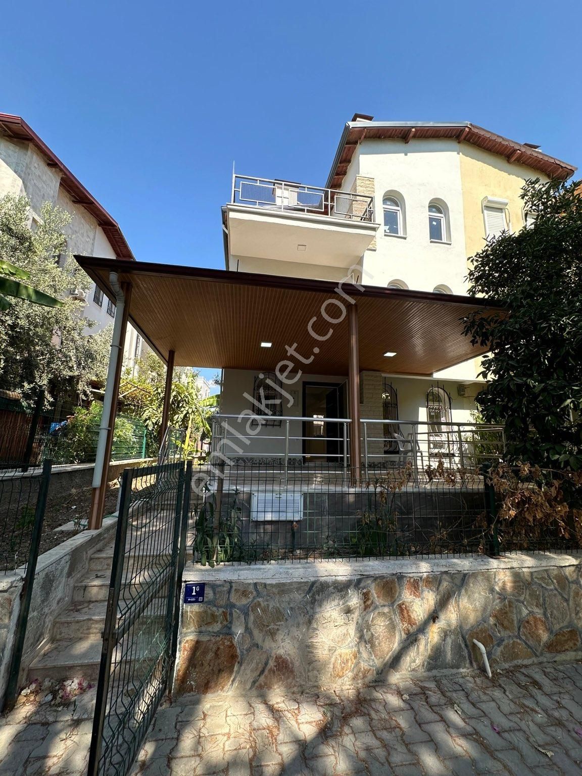 Didim Yeni Satılık Villa YENİ MAHALLEDE ALTINKUM PLAJA 2 KM MESAFEDE 5+1 VİLLA