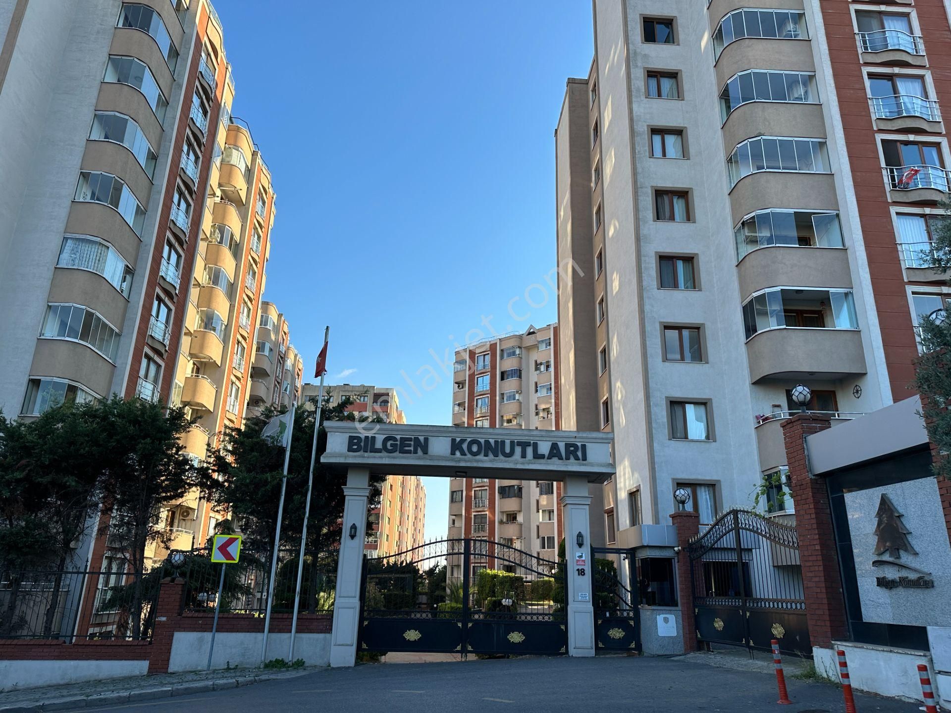 Üsküdar Barbaros Satılık Daire  Yankı'dan Barbaros Bilgen Sitesi 3+1 BOŞŞŞ 165m2 Satılık Daire 