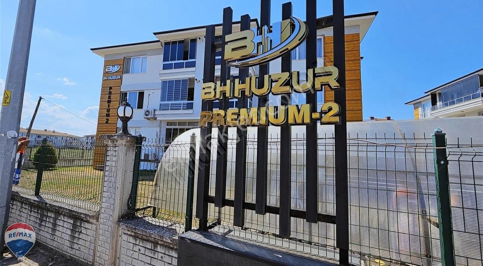 Serdivan Yazlık Satılık Daire Serdivan Yazlık Mahallesi'nde BH Premium Sitesi'nde Satılık 2+1