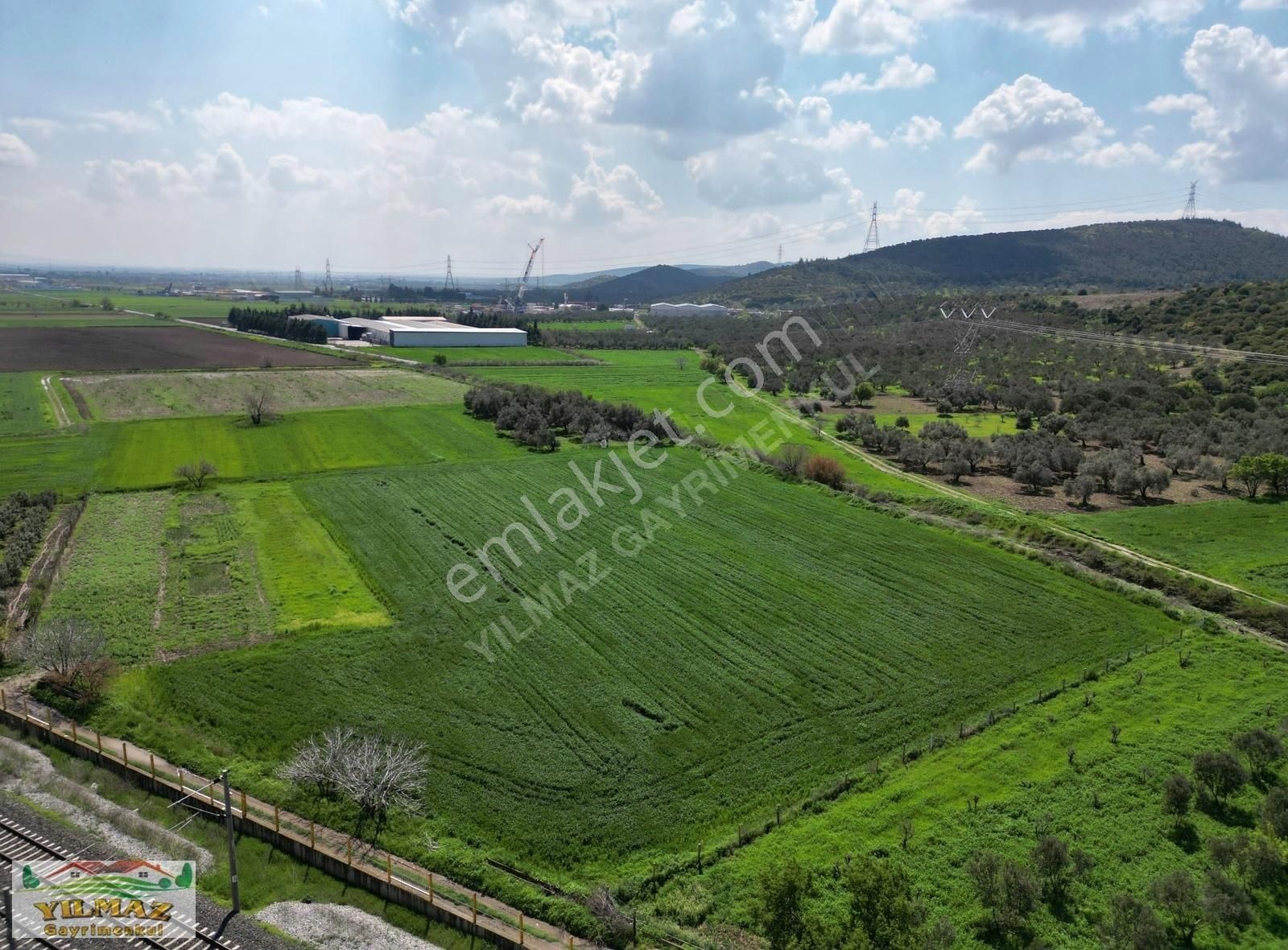 Aliağa B. Hayrettin Paşa Satılık Tarla ALİAĞA HELVACI DA ÇANAKKALE ASFALTINA YAKIN 481 M2 TARLA