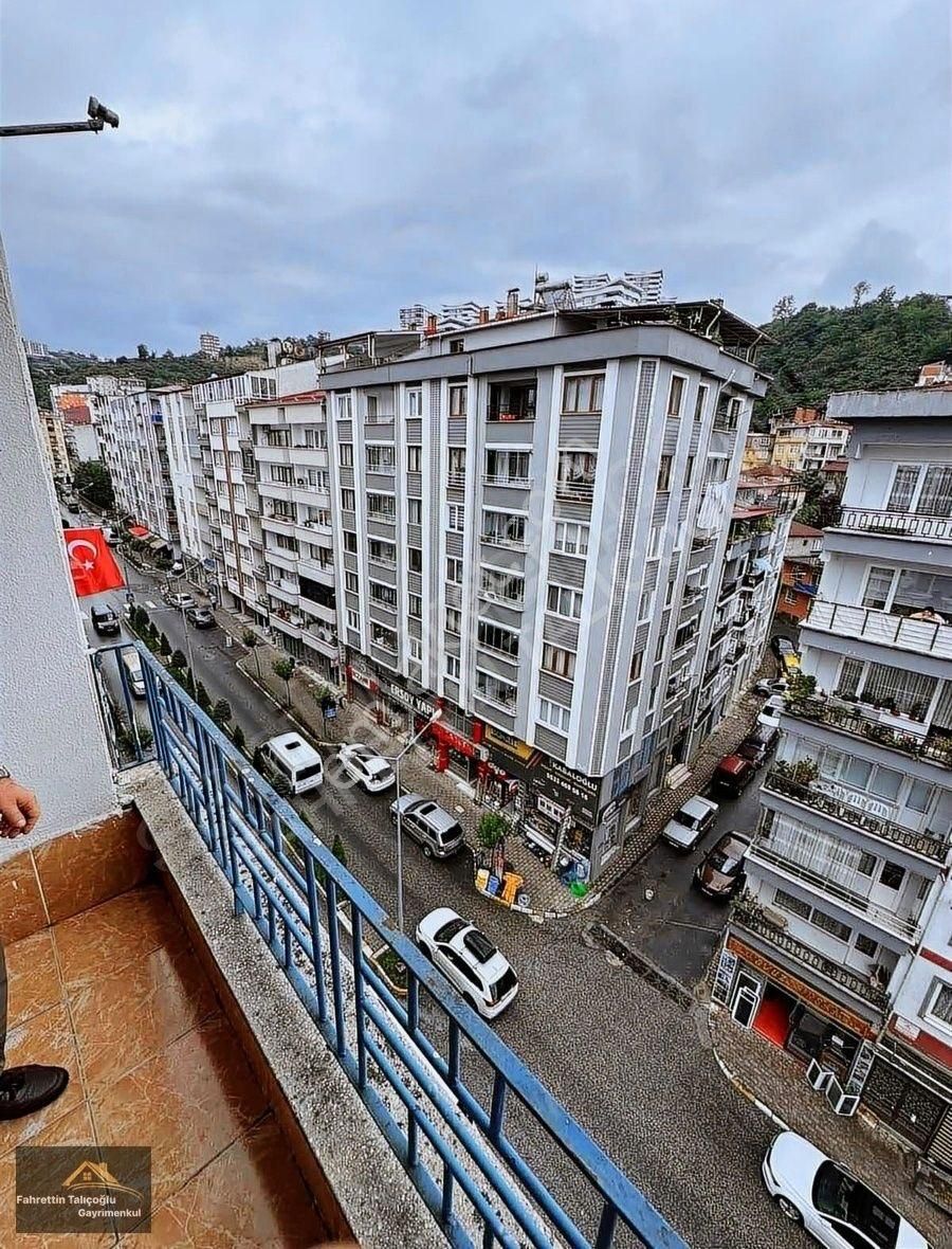 Giresun Merkez Hacı Hüseyin Satılık Daire Yeniyol'da Cadde Üzerinde Satılık 3+1 Daire