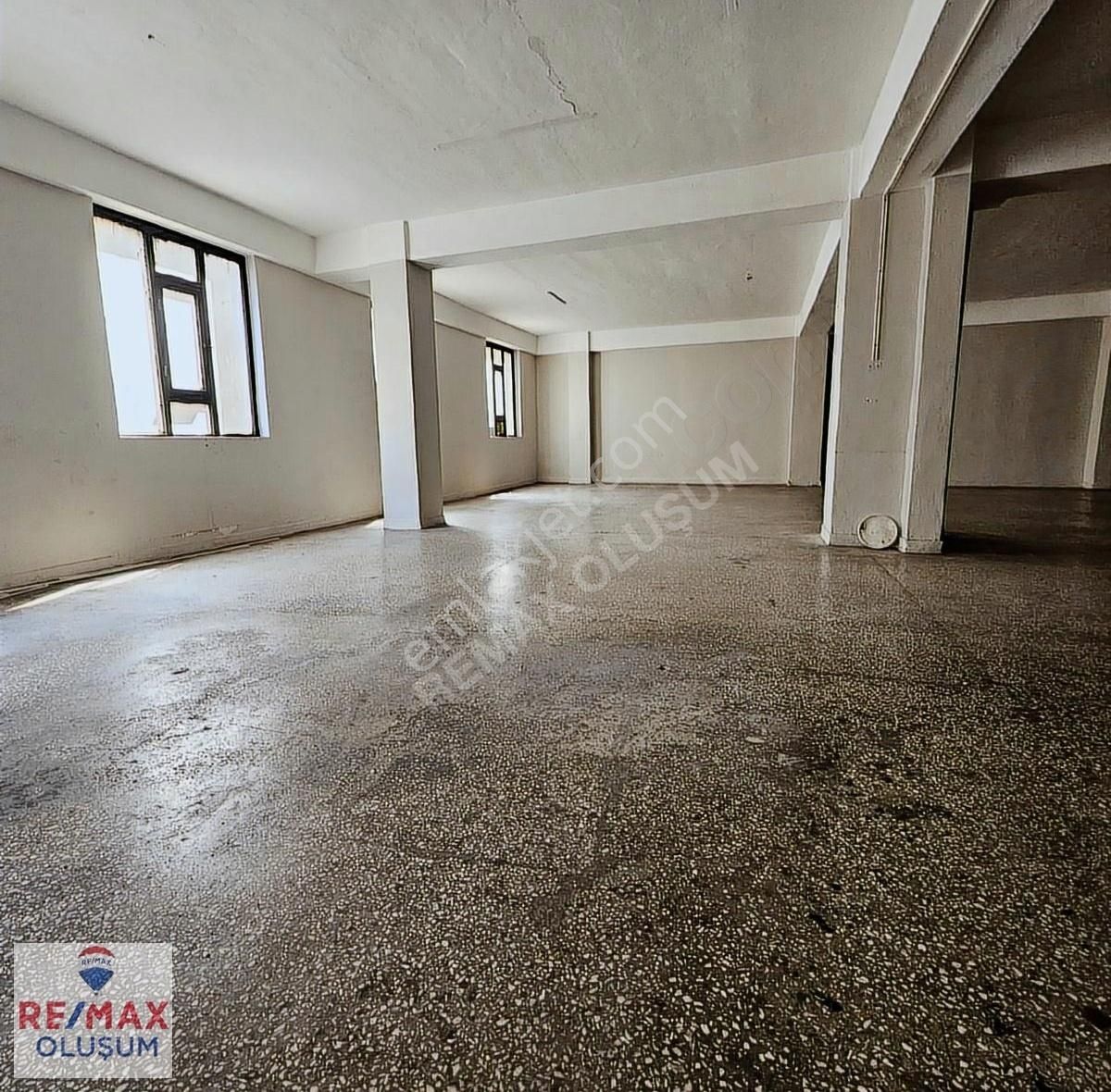 Bayrampaşa Muratpaşa Kiralık Fabrika Remax Ebru'dan Uluyol Caddesinde İşmerkezinde Depo Veya İmalata