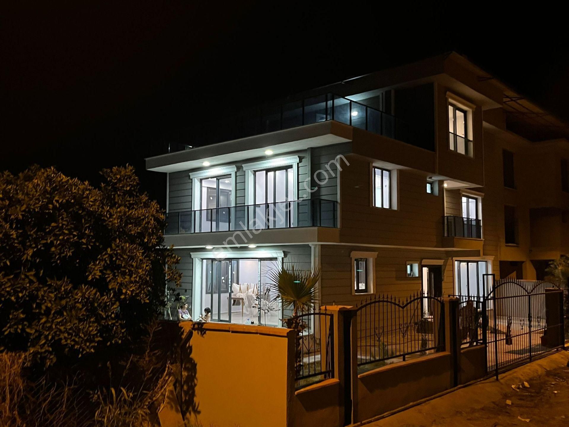 Nazilli Dallıca Satılık Villa Safir Gayrimenkulden Nazilli Dallıca Mah. 6+1 450m2 Lüx Trplex Satılık Villa