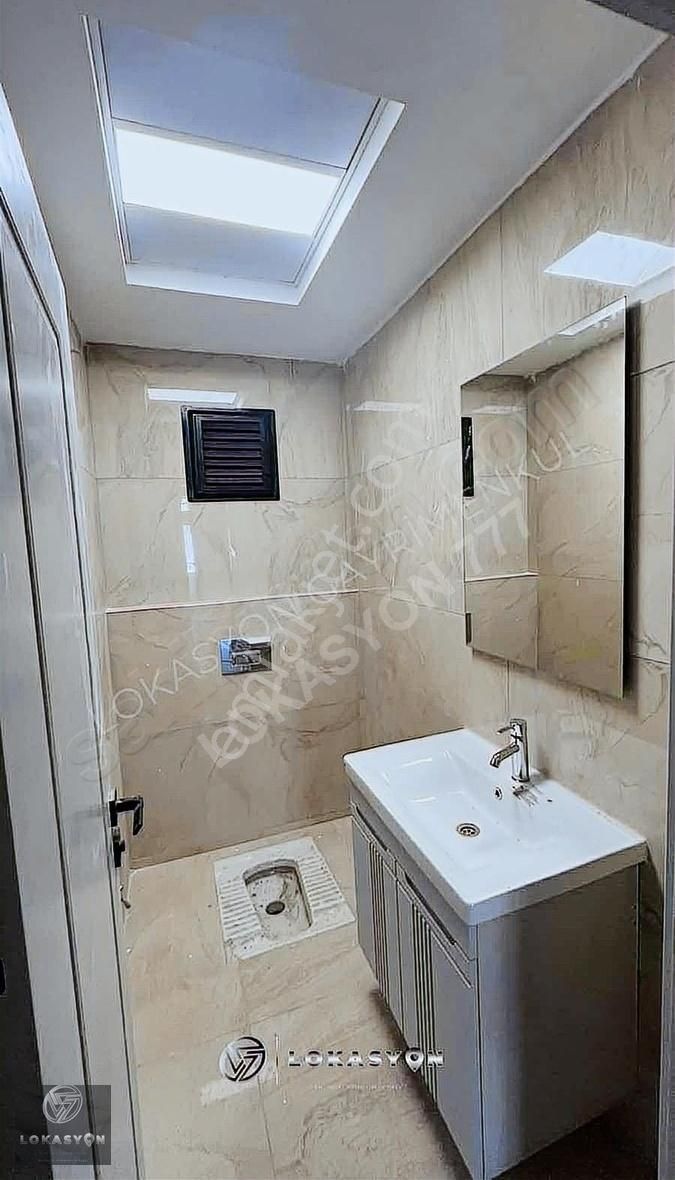 Lokasyondan Abdülhamithan'da Güvenoğlu İnşaata 4.5+1 Lüx Daire