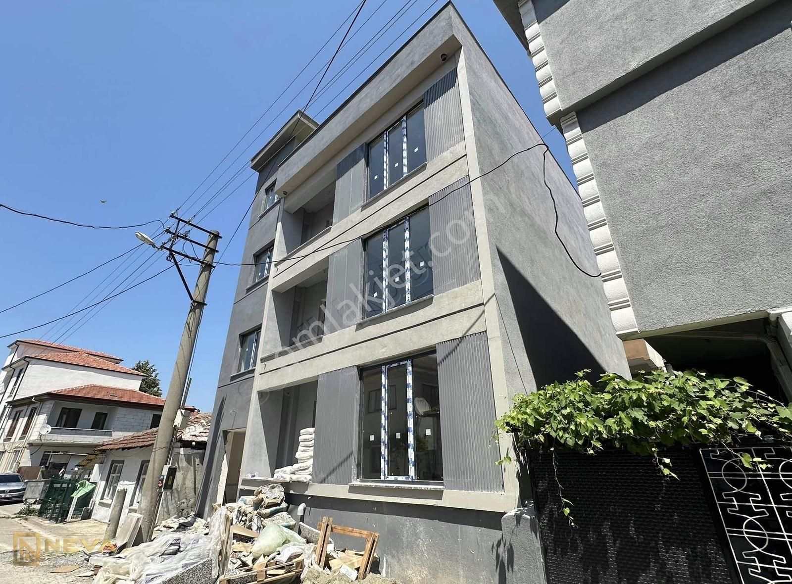 Erenler Hacıoğlu Satılık Daire ERENLER HACIOĞLU MAH. SATILIK 2+1 95 M2 BAHÇELİ DAİRE.