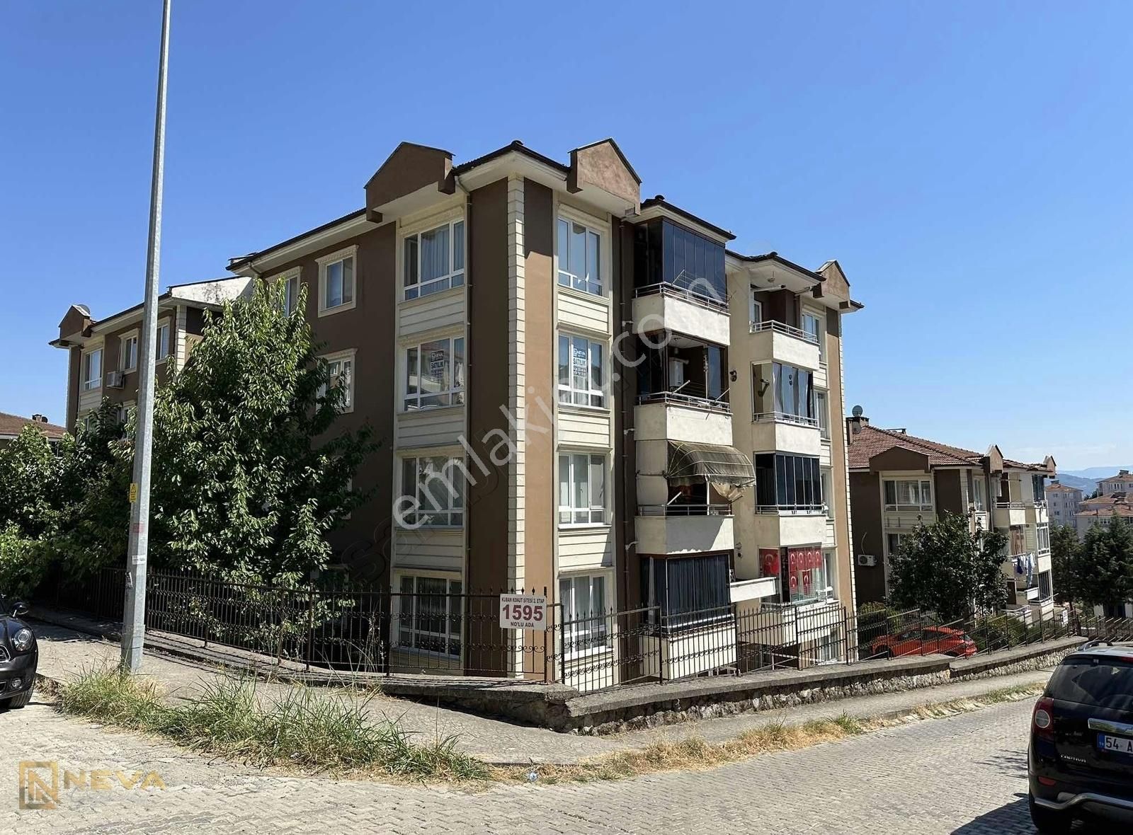 Adapazarı 15 Temmuz Camili Satılık Daire ADAPAZARI 15 TEMMUZ CAMİLİ MAH. SATILIK 3+1 130 M2 ARAKAT DAİRE