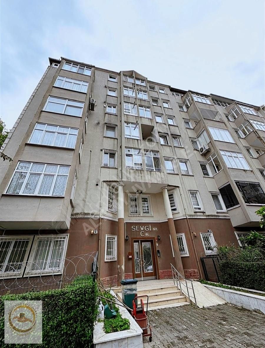 Başakşehir Başakşehir Satılık Daire Başakşehir Onurkent Sevgi Sitesi 3+1 Ebeveyn Banyolu 135 M2 !!