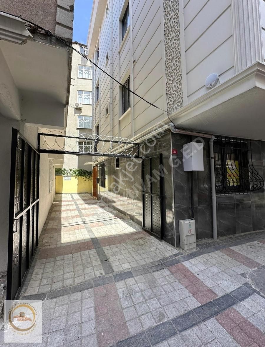 Bağcılar Çınar Mahallesi 4 Katlı Komple Satılık Bina !!! - Görsel 2