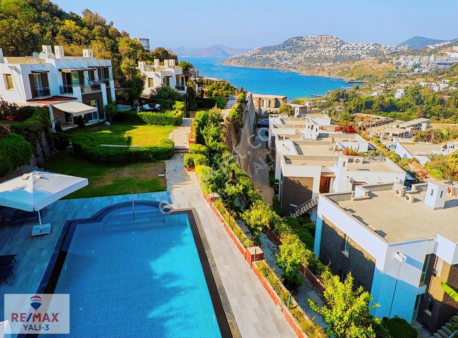 Bodrum Koyunbaba Satılık Villa BODRUM GÜMÜŞLÜK HAVUZLU SİTEDE DENİZE YÜRÜME MESAFESİNDE DUBLEX