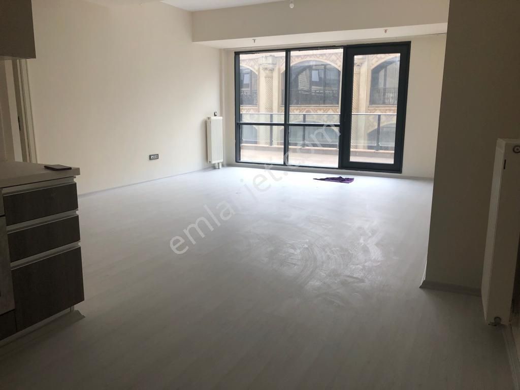 Gaziosmanpaşa Karadeniz Satılık Daire Kiptaş Venezia Mega Satılık 1+1 Boş Homofis 120 M2 Teraslı