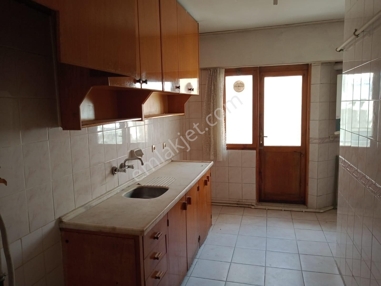 Merkezefendi Değirmenönü Kiralık Daire Çaybaşı Caddesinde Cadde Üzeri 2+1 Kiralık Daire / Hy Emlaktan